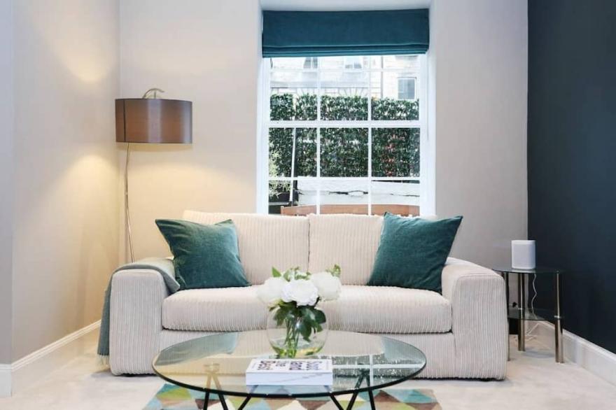 Private Entrance Apartment in New Town