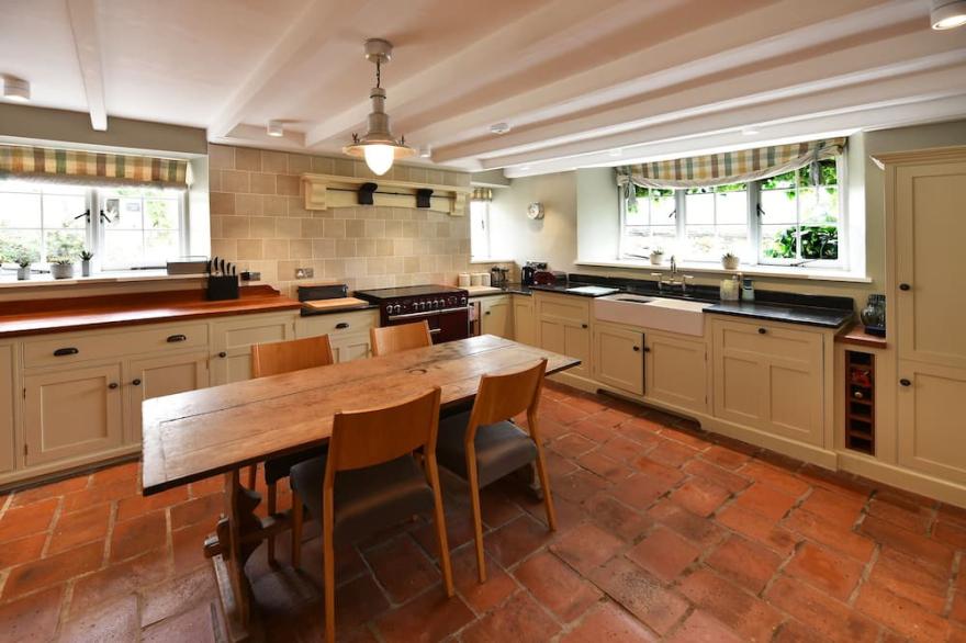 Historical Churchtown House with views of the Sea