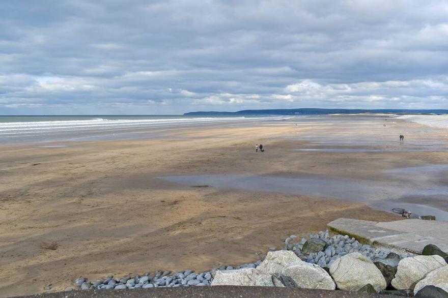 3 bedroom accommodation in Woolsery, near Hartland