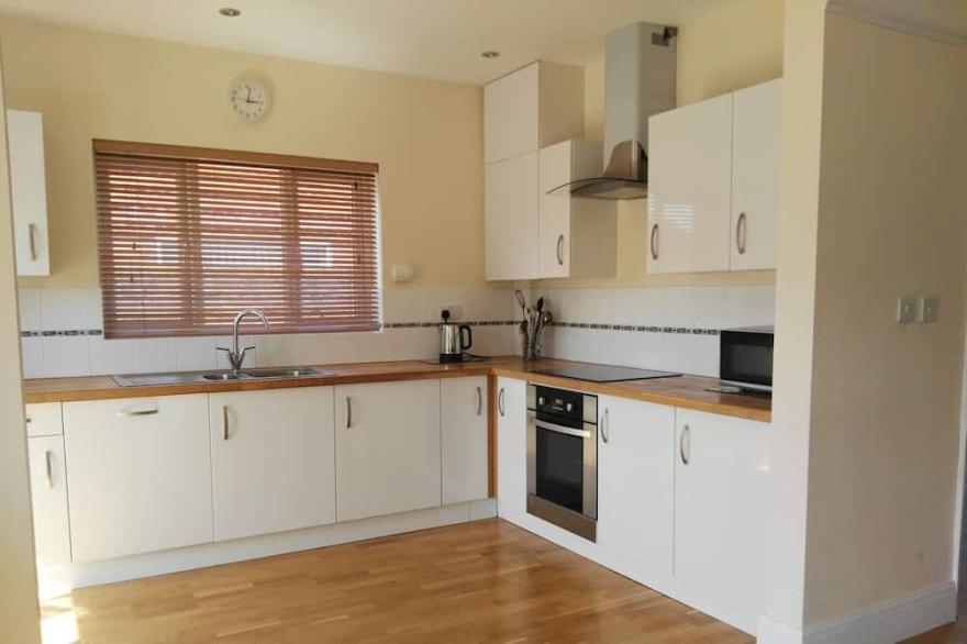 Worthing Beachside detached spacious holiday home