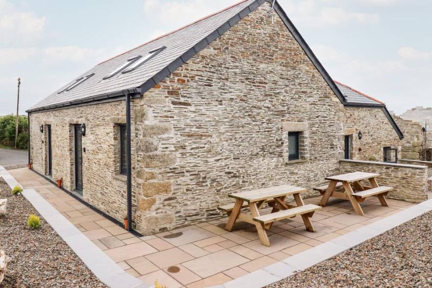 THE GRANARY, family friendly, with a garden in Bodmin