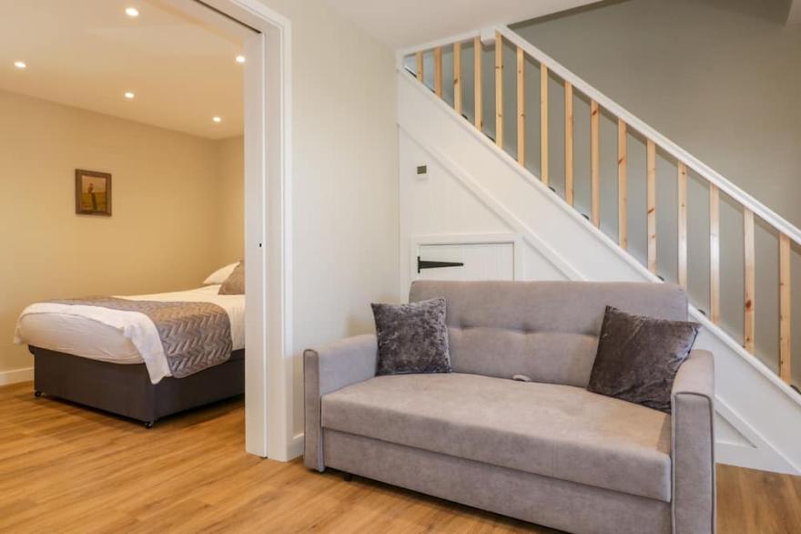 THE GRANARY, family friendly, with a garden in Bodmin