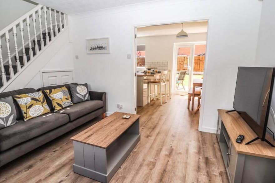 BROOKHIRST PLACE, pet friendly, with a garden in Chester