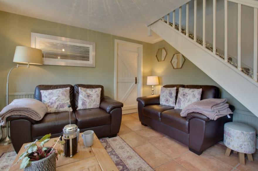 Curlew Cottage - Two Bedroom House, Sleeps 4