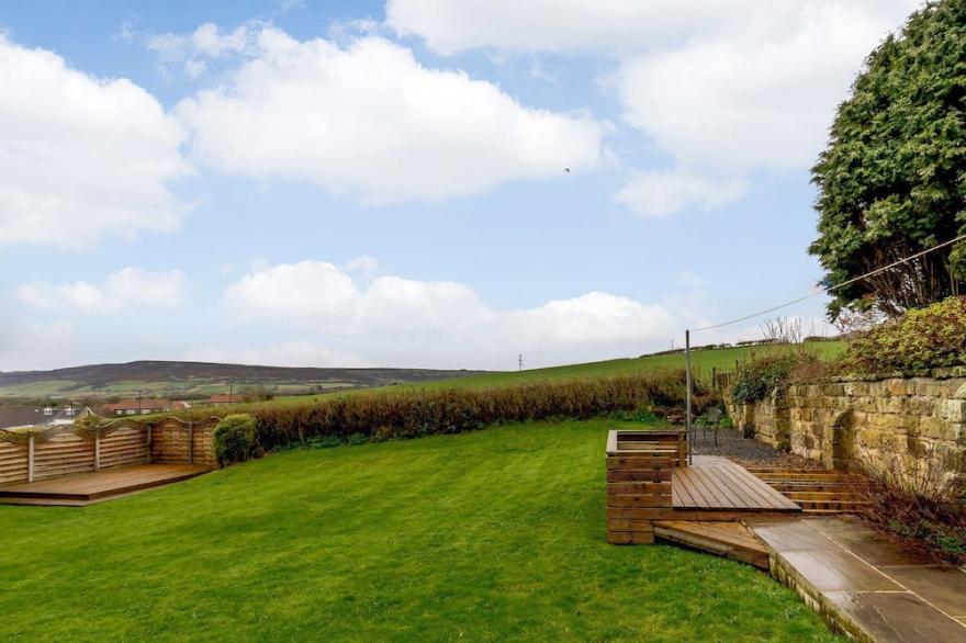 3 bedroom accommodation in Fylingthorpe