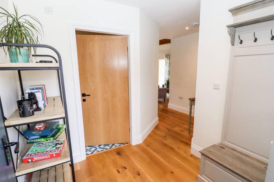 THE SMITHY, character holiday cottage, with a garden in Laceby