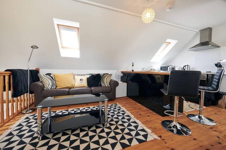 Dolau Taf Annexe , Delightful & Modern Annexe - 10 Mins From Beach