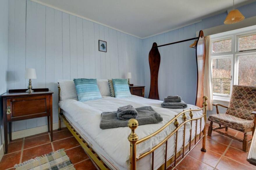 Pilgrims Cottage - Two Bedroom House, Sleeps 4