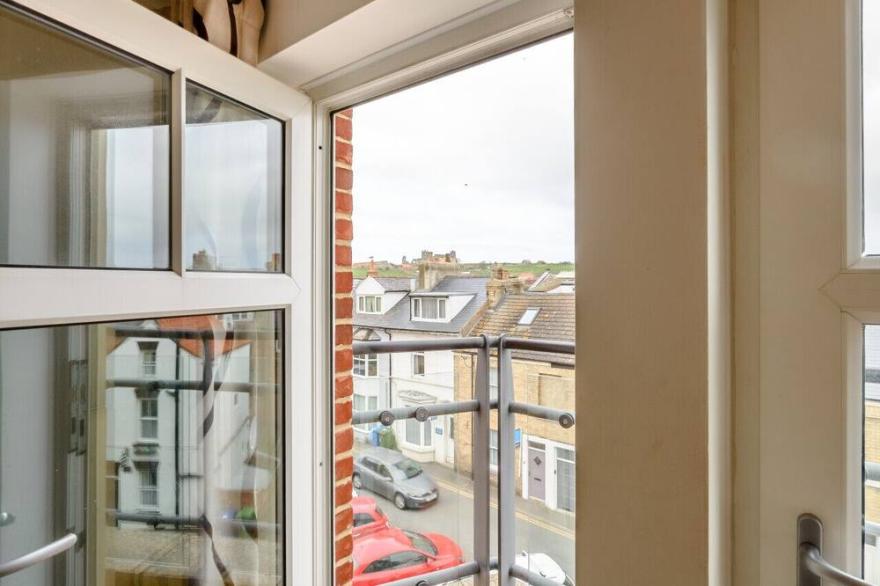 Harbour Lights - Three Bedroom Apartment, Sleeps 6