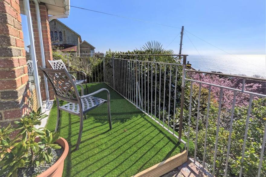Bella Vista -  a bungalow that sleeps 4 guests  in 2 bedrooms