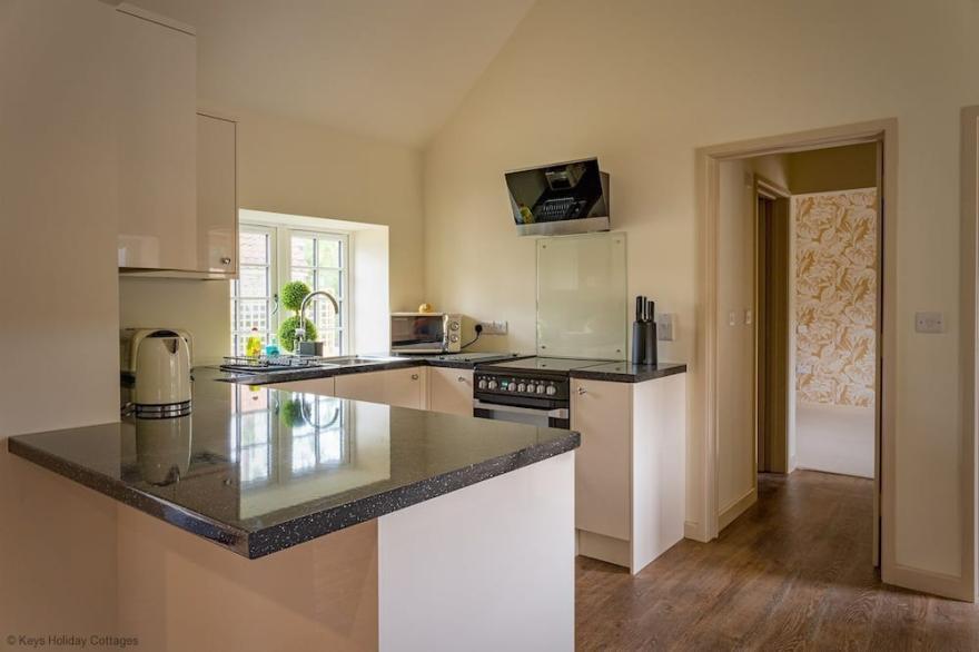 Brook Cottage -  a cottage that sleeps 6 guests  in 3 bedrooms