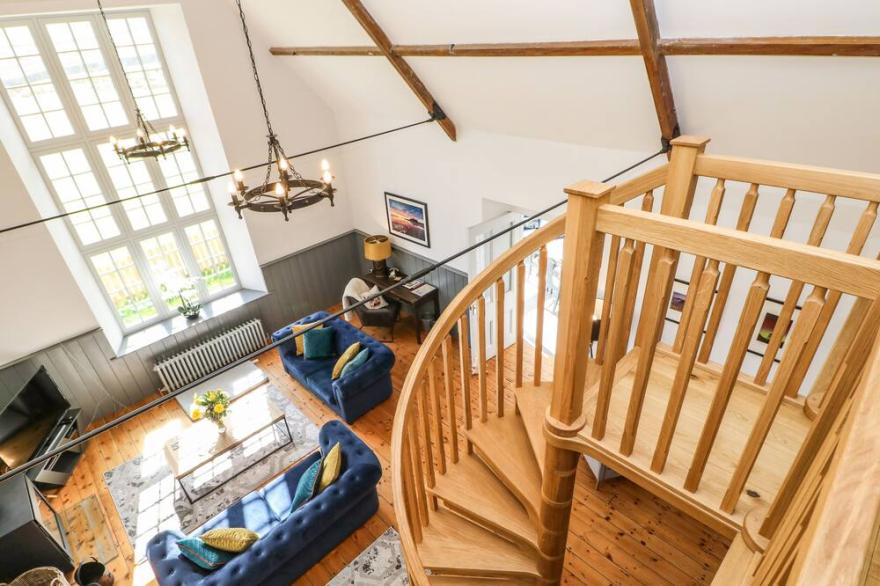 GREYSTEAD INSTITUTE, pet friendly, with open fire in Bellingham