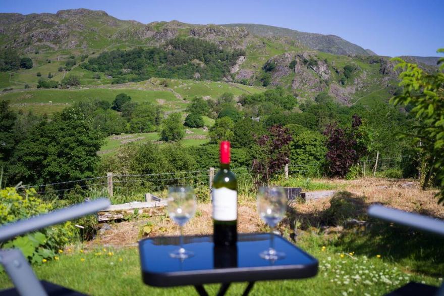 KENTMERE FELL VIEWS, family friendly, with open fire in Windermere