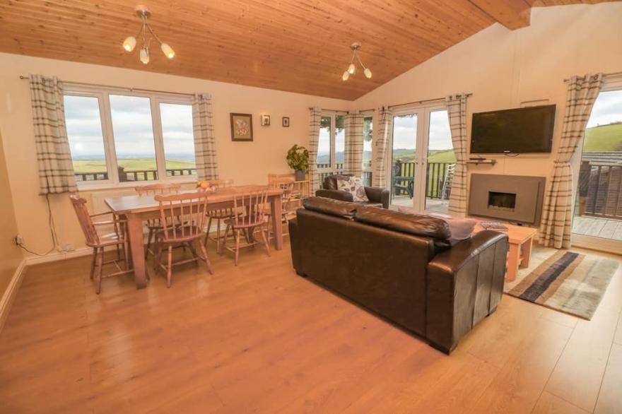 LODGE 23, pet friendly, country holiday cottage in Torpoint
