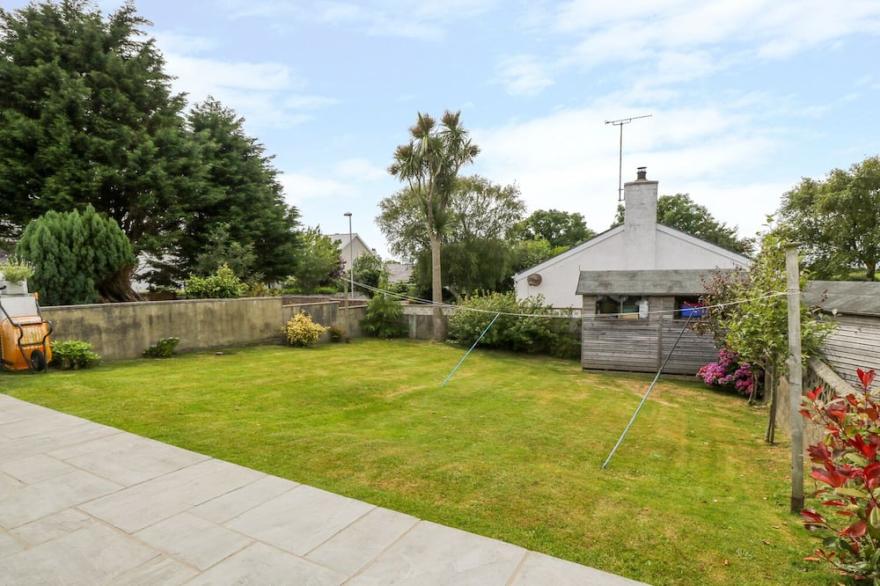 LLIWEDD, country holiday cottage, with a garden in Morfa Nefyn