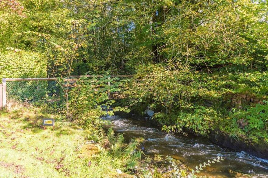 Pass the Keys | Traditional Lakeland House with Beautiful Gardens