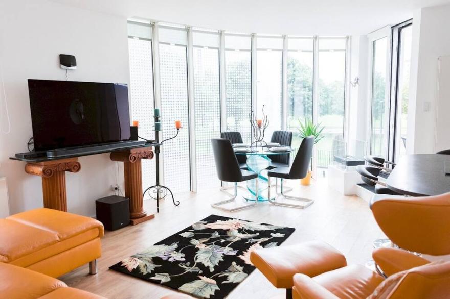 Pass the Keys | Stylish 2Bed rental unit Glasgow Green