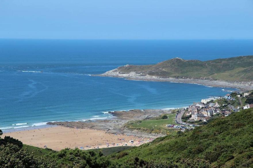 36 Chichester Park - Pets* | 3 Bed | Sea views