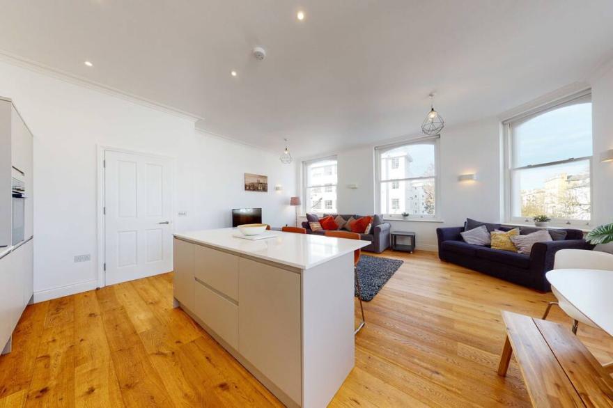 Superb 2 Bed Flat Camden 5 min walk/tube Station