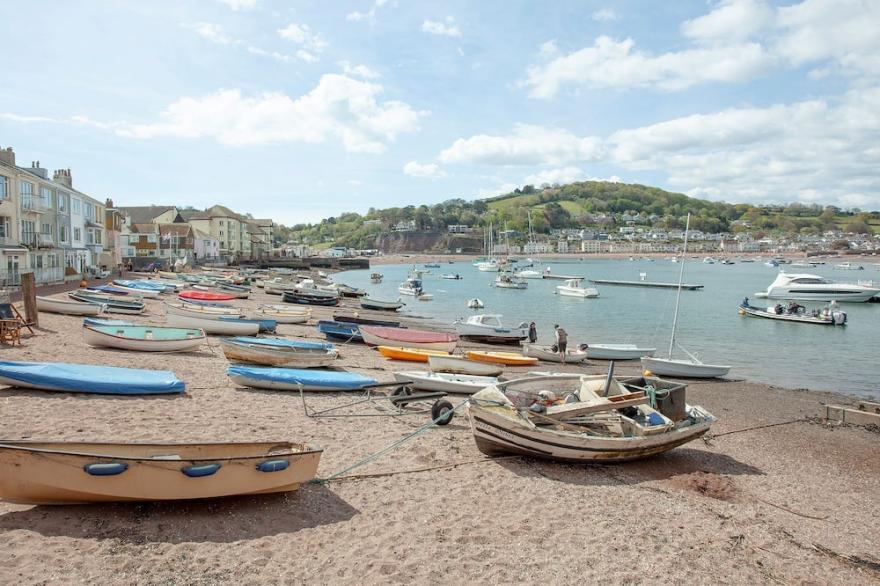 3 bedroom accommodation in Teignmouth