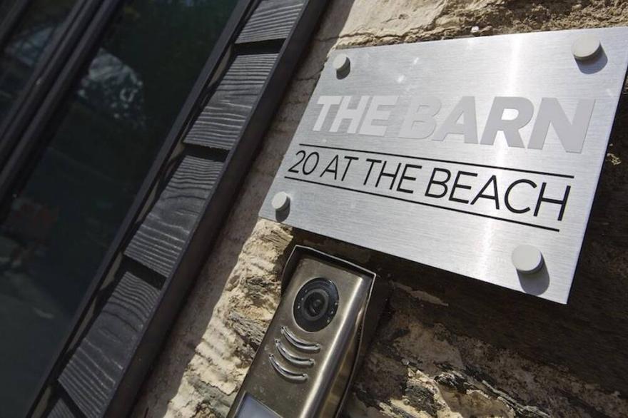 THE BARN, 20 AT THE BEACH, family friendly in Torcross