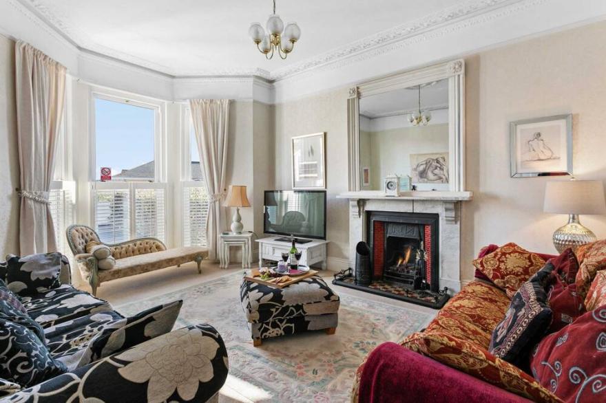 The Birches - Large & luxurious villa with parking
