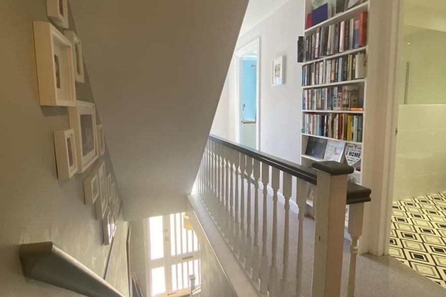Stylish Townhouse with views of Arundel Cathedral