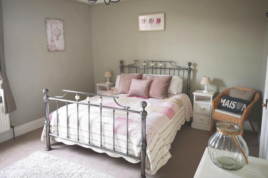 Cottage in the  centre of Whitby - beautiful coastal and Abbey views