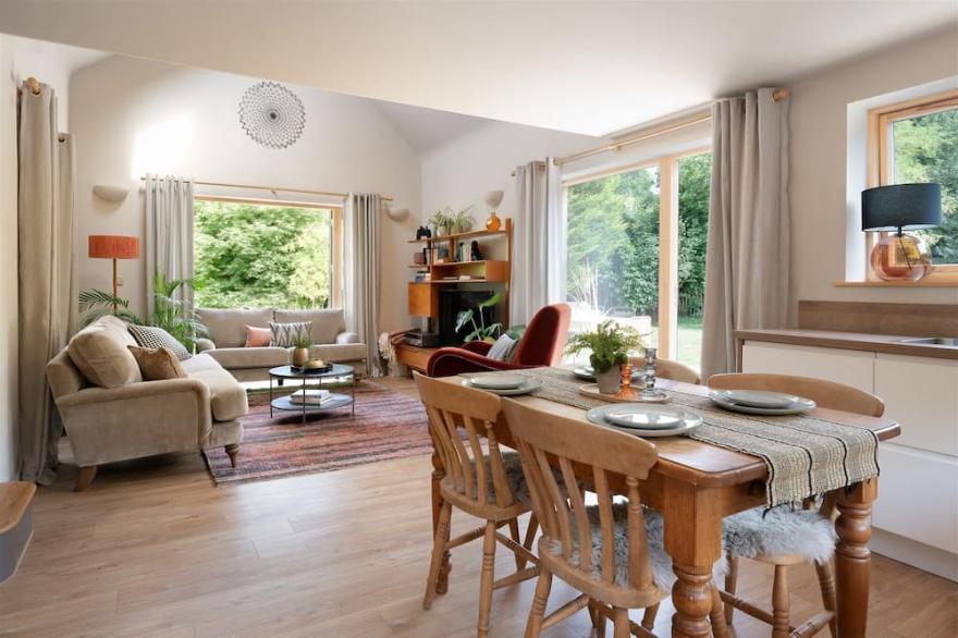 Sunnybrook - Carbon-neutral eco house near beach