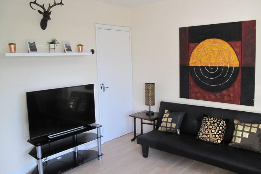 Edinburgh 2Bed Flat Ferry Roan in Lothian near City Centre Waverley 8 Sleep
