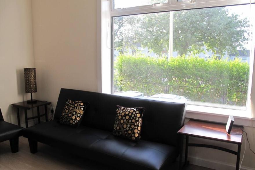 Edinburgh 2Bed Flat Ferry Roan in Lothian near City Centre Waverley 8 Sleep