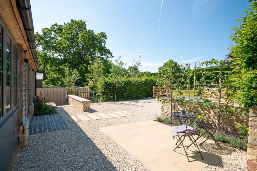 Three bedroom Cotswold holiday cottage - Steeple View