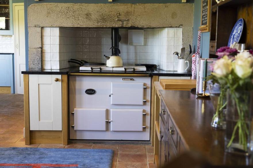 Red Lion House -  a family break that sleeps 11 guests  in 6 bedrooms