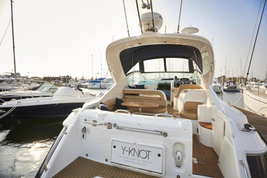 Y Knot  -  The New Way To Holiday
