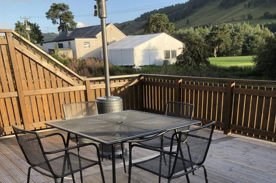 Luxury 2 bedroom caravan in stunning location