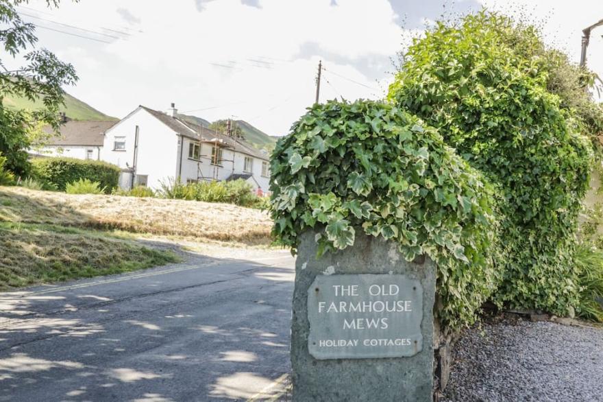 COTTAGE 1, pet friendly, character holiday cottage in Braithwaite