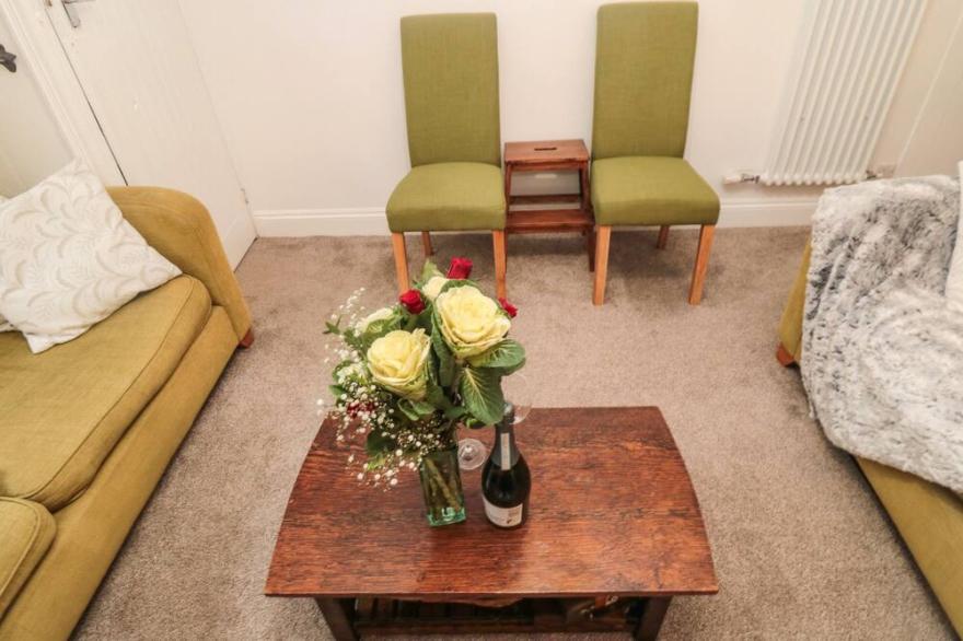 SAINTS COTTAGE, family friendly in Scarborough