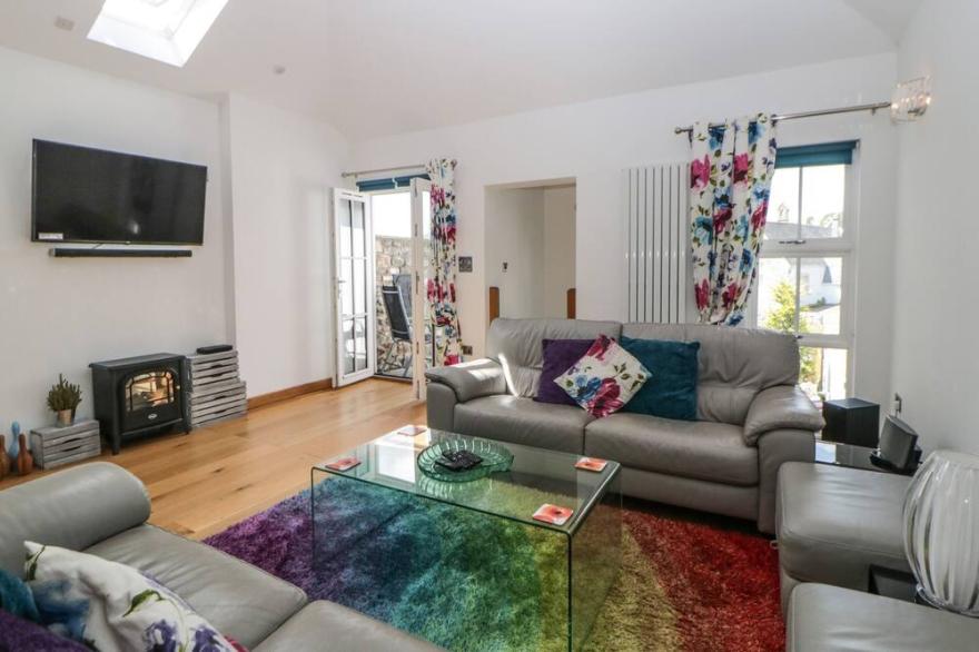 OLD ANVIL COTTAGE, family friendly, with a garden in Chudleigh