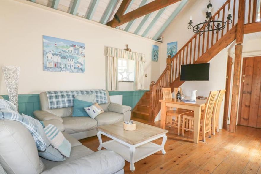 DOVECOTE, pet friendly, character holiday cottage in Gorran Haven