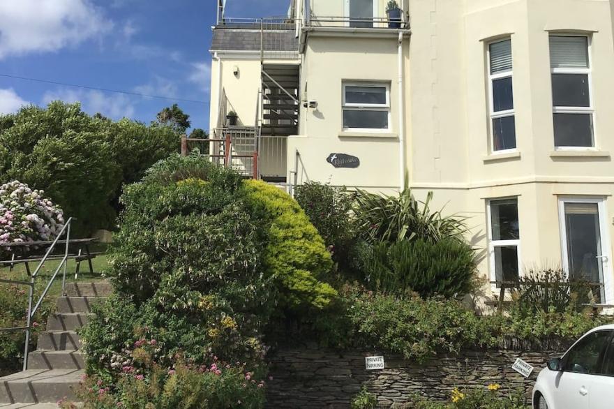 2 Bedroom Apartment With Stunning Views Of Woolacombe Beach & Lundy Island