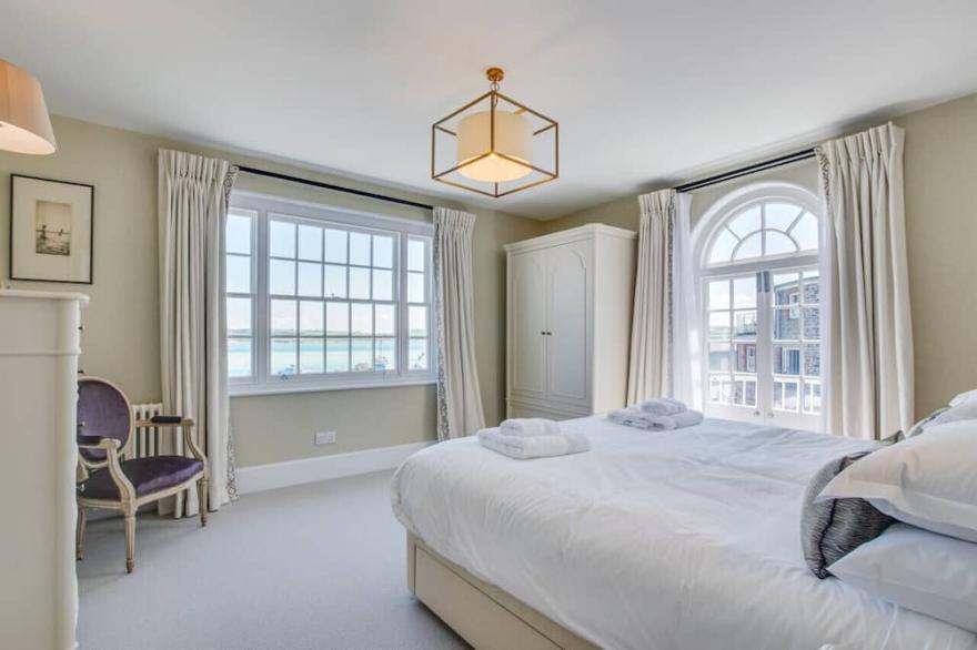 Marine Villa - Six Bedroom House, Sleeps 12