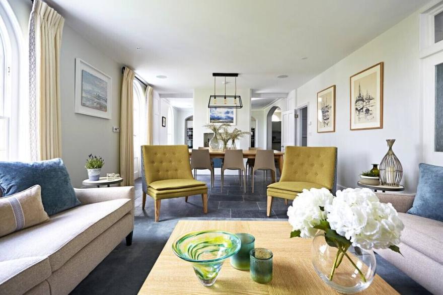 Marine Villa - Six Bedroom House, Sleeps 12