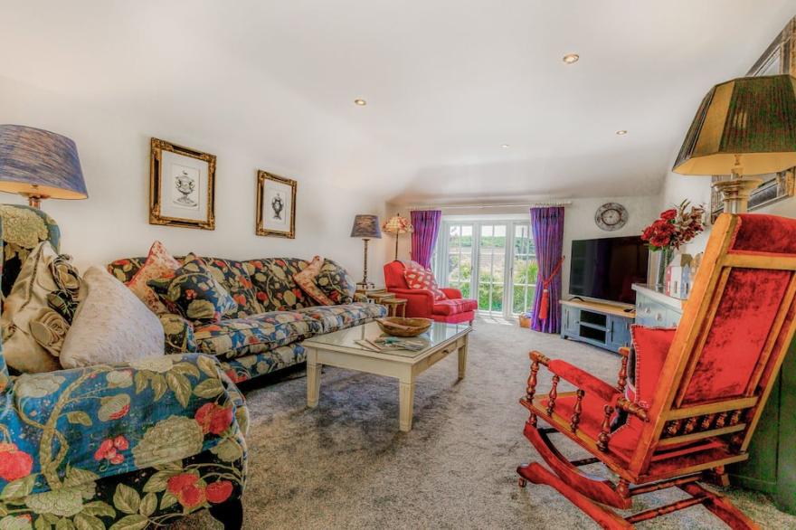 ARMANDO, pet friendly, character holiday cottage in Devoran, Cornwall