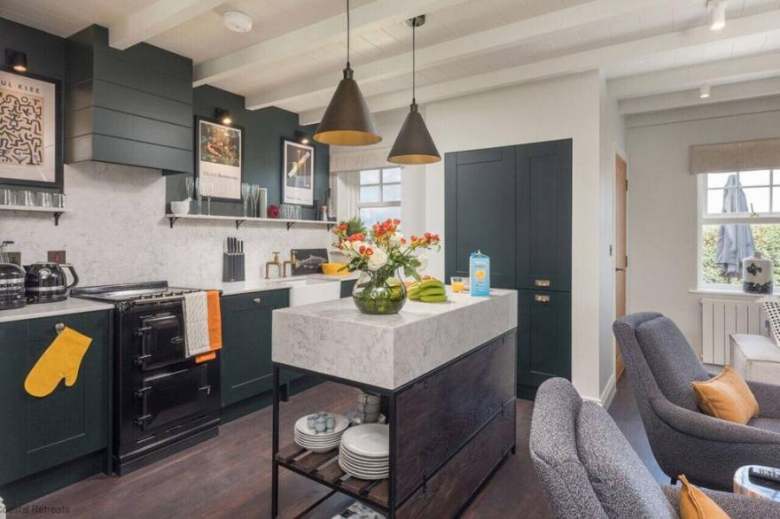 Armstrong 7 - Two Bedroom House, Sleeps 4