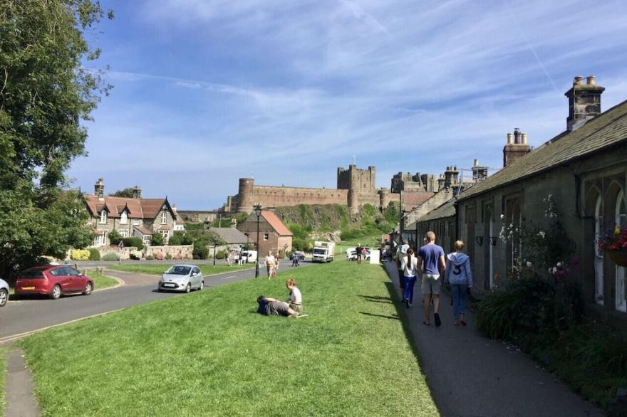 Armstrong 8 - Two Bedroom House, Sleeps 4