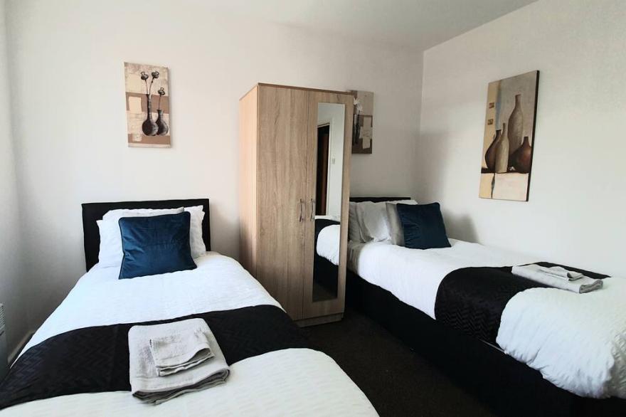 Salford Ark Comfort Stays near Trafford shopping  centre and Salford Royal