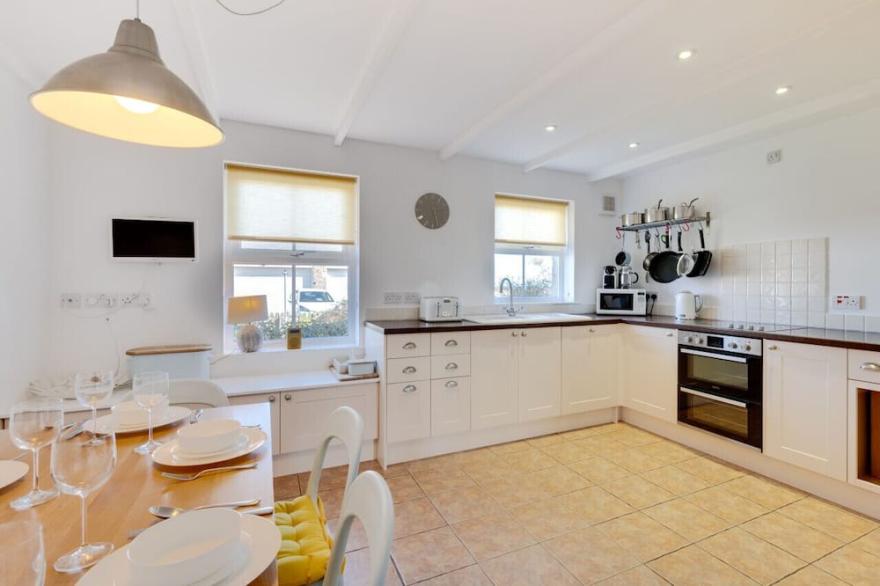 Seasalt - Three Bedroom House, Sleeps 6