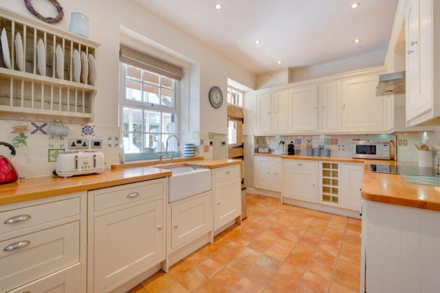 The Old Gardener's - Three Bedroom House, Sleeps 6