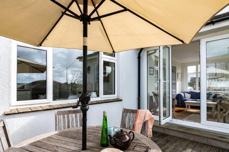 CROFT ELMS, family friendly, character holiday cottage in Polzeath