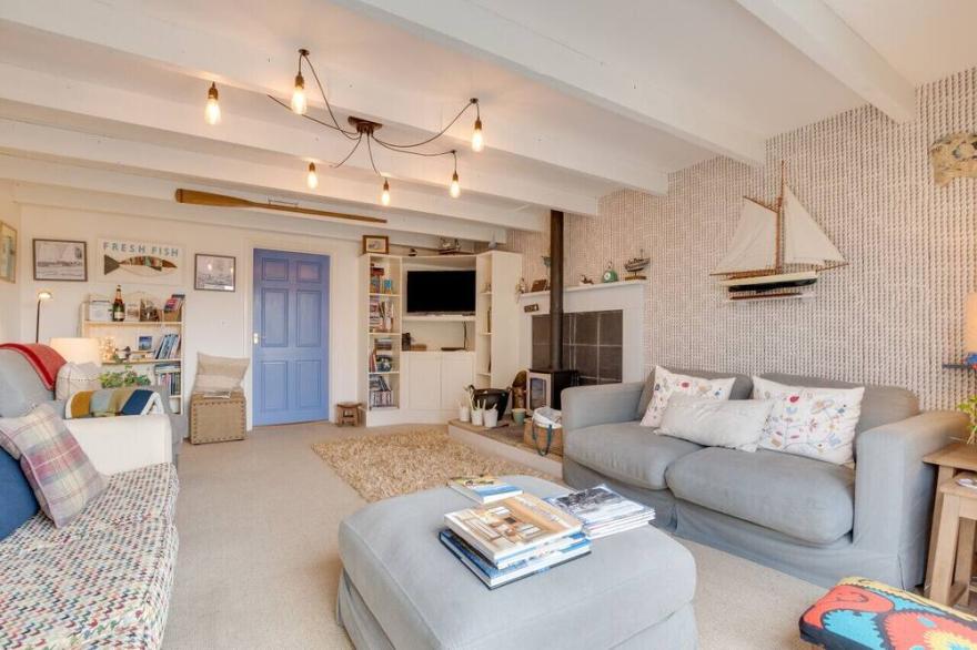 Nook End - Three Bedroom House, Sleeps 6
